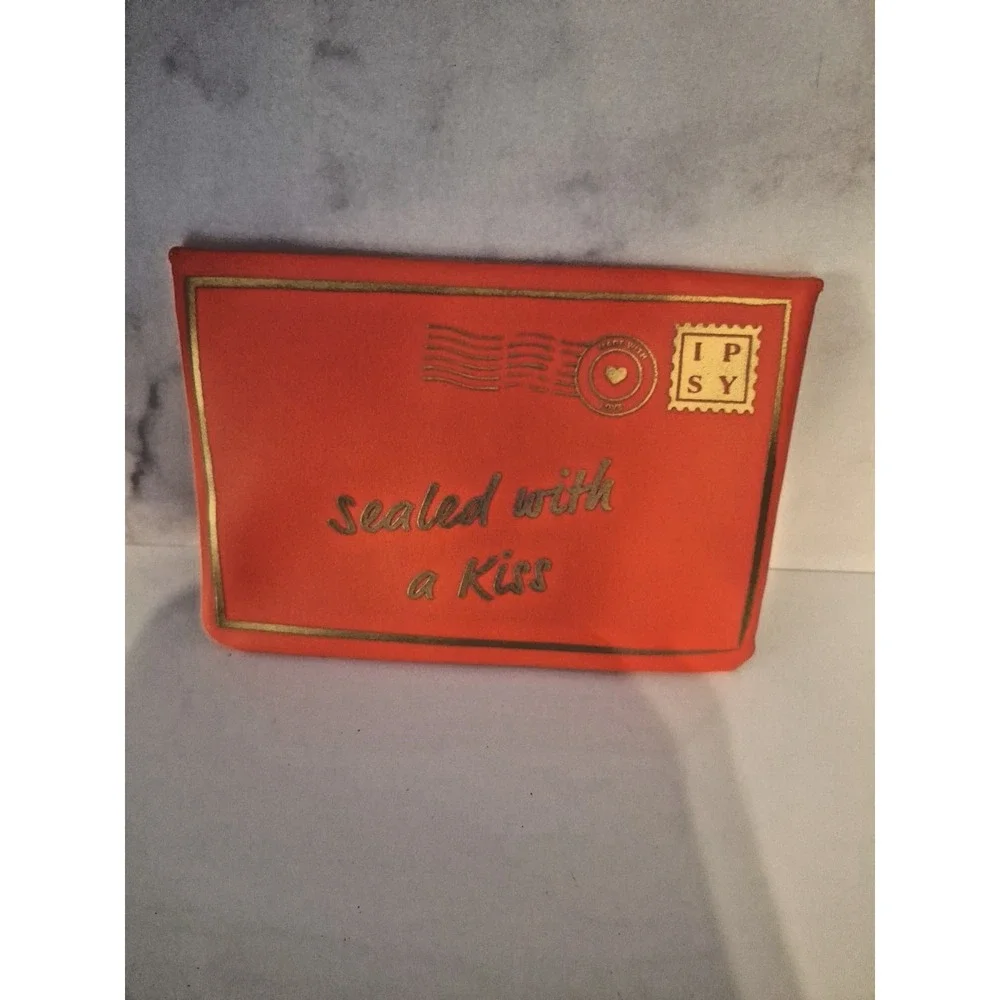 February 2021 Ipsy Glam Bag Sealed With A Kiss‎ Lips Red Envelope Bag Only